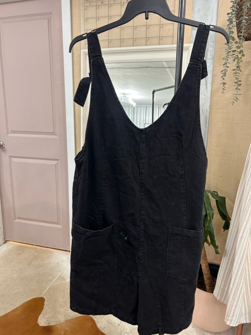 Priv - Black V-Shorts Romper NWT Size XL